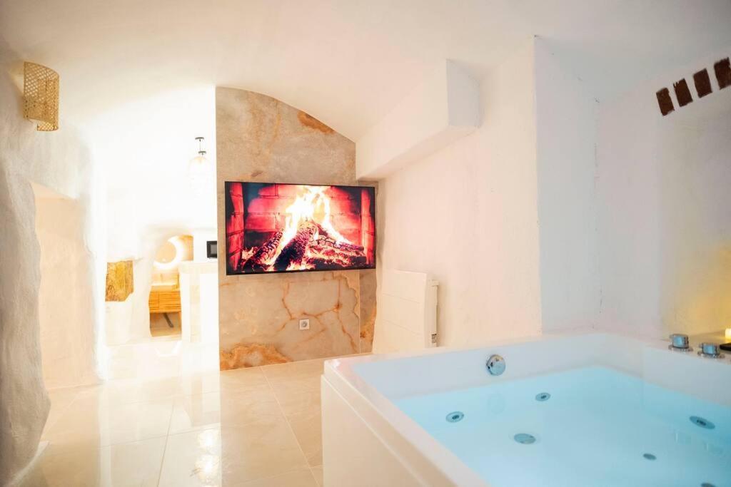 Le Temple D'Aphrodite, Appartement Avec Spa Vienne  Exterior photo