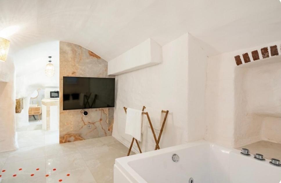 Le Temple D'Aphrodite, Appartement Avec Spa Vienne  Exterior photo