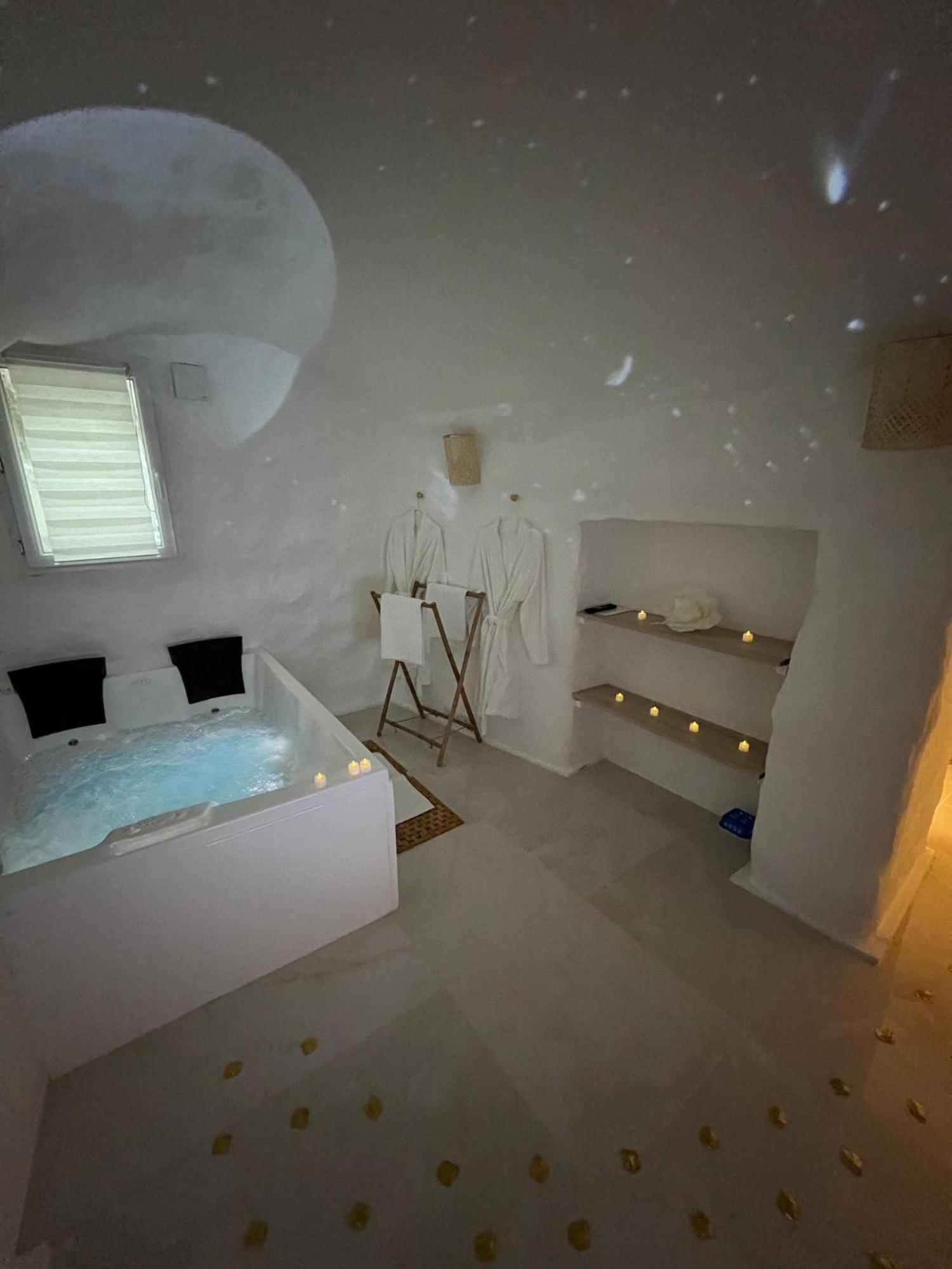 Le Temple D'Aphrodite, Appartement Avec Spa Vienne  Exterior photo